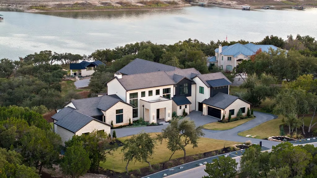 Behind the Scenes of Luxury Home Construction: How Seven Custom Homes Delivers Unmatched Quality and Style