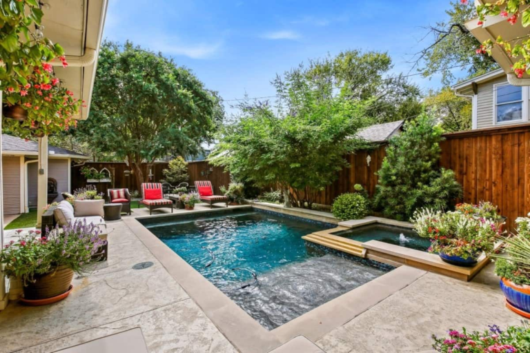 The Secret to a Flawless Backyard Oasis